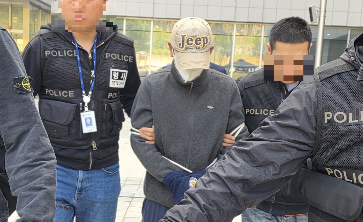 천안에서 알고 지낸 일본인 여성 살해한 혐의로 30대 남성이 법정으로 출석하고 있다. 독자 제공